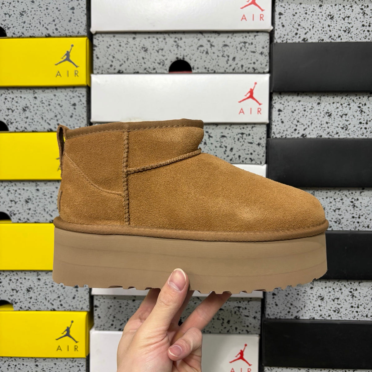 UGG Chestnut Mini Platform Boots – 5 cm Sole