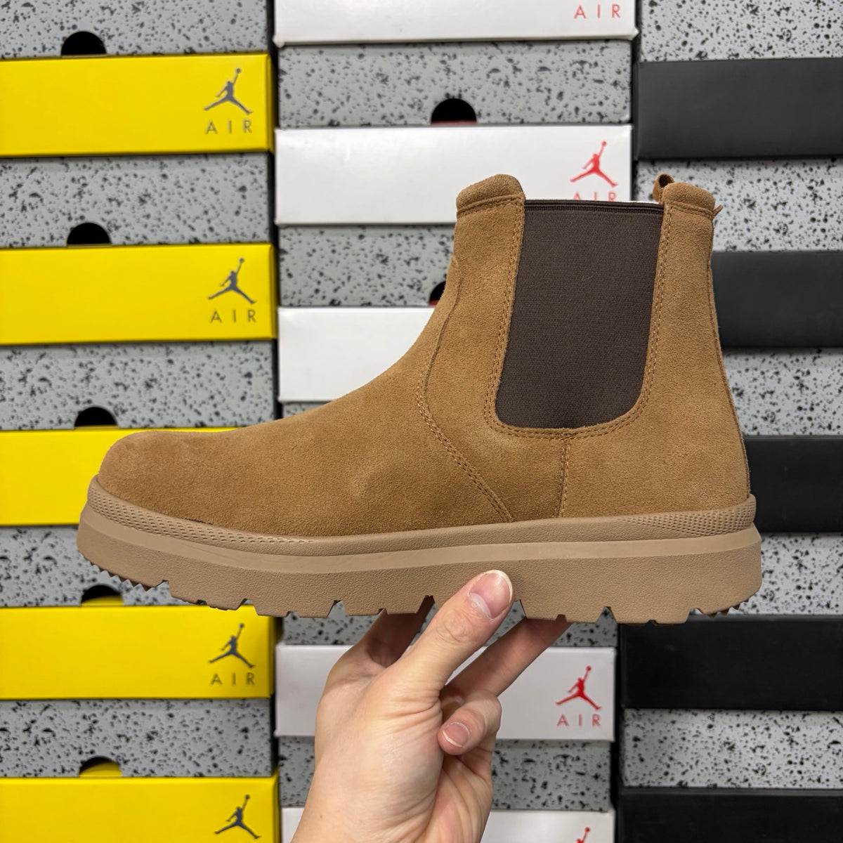 Chestnut Chunky-Sole Chelsea Boots