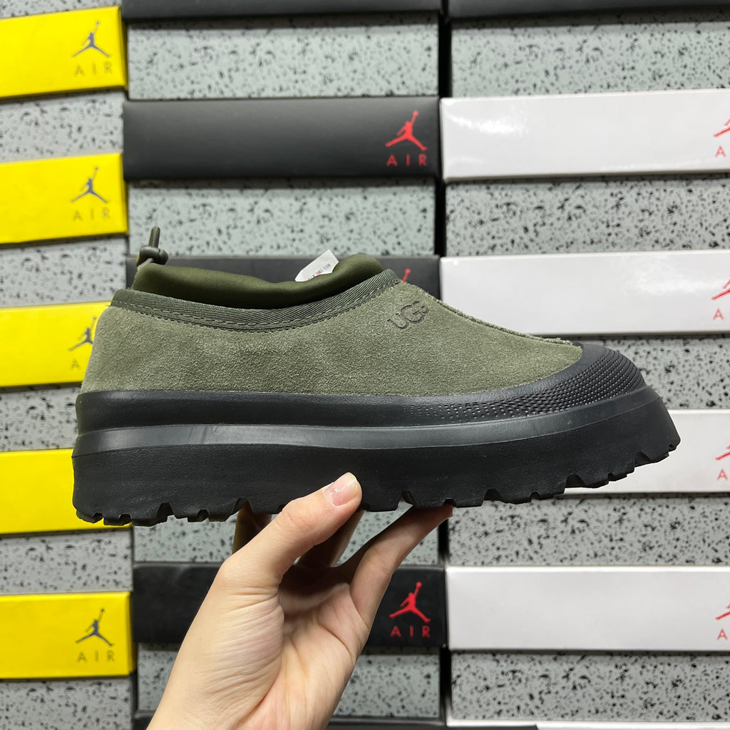 Green Casual Shoes with Black Sole