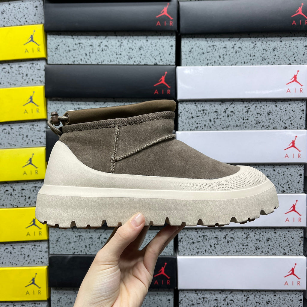 Olive & Cream Chunky-Sole Drawstring Ankle Boots