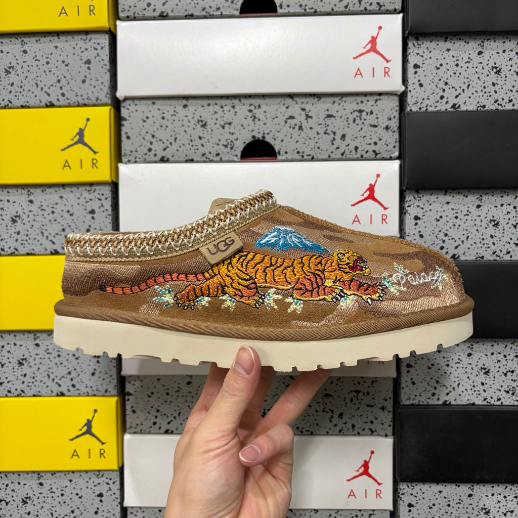 Chestnut Slim-Sole Boots with Dragon & Tiger Embroidery