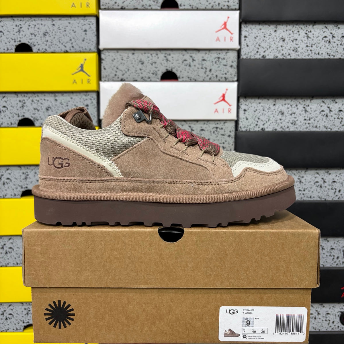 Light Brown Chunky-Sole Lace-Up Shoes with Red Accents