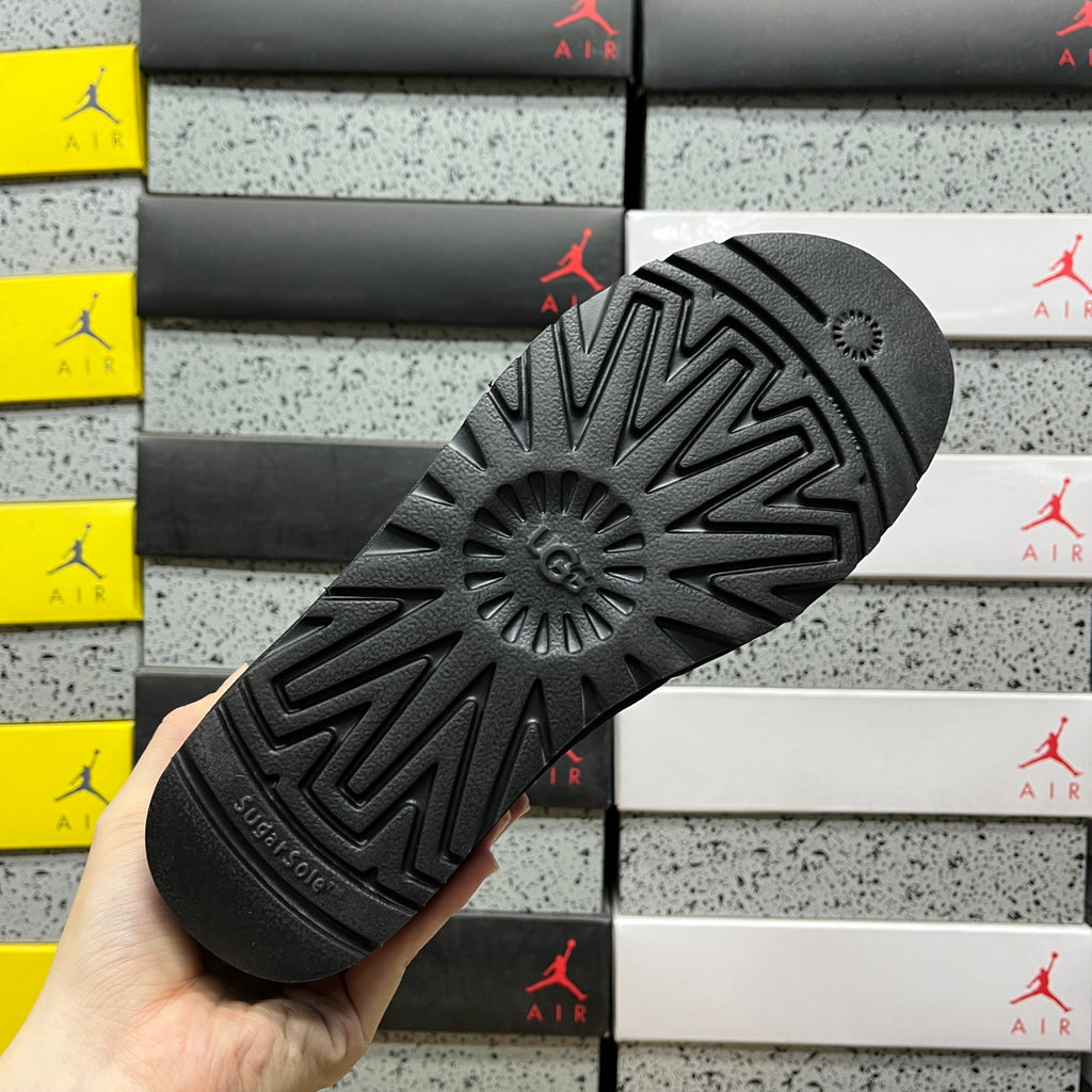 Black Classic Mini Pull-On Boots