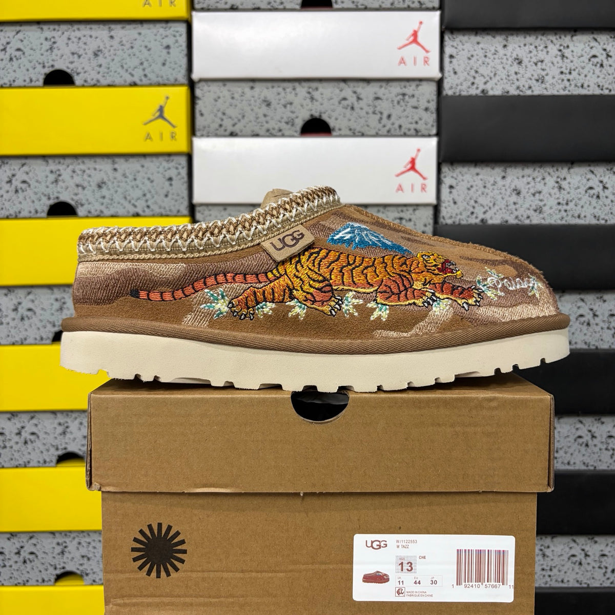 Chestnut Slim-Sole Boots with Dragon & Tiger Embroidery