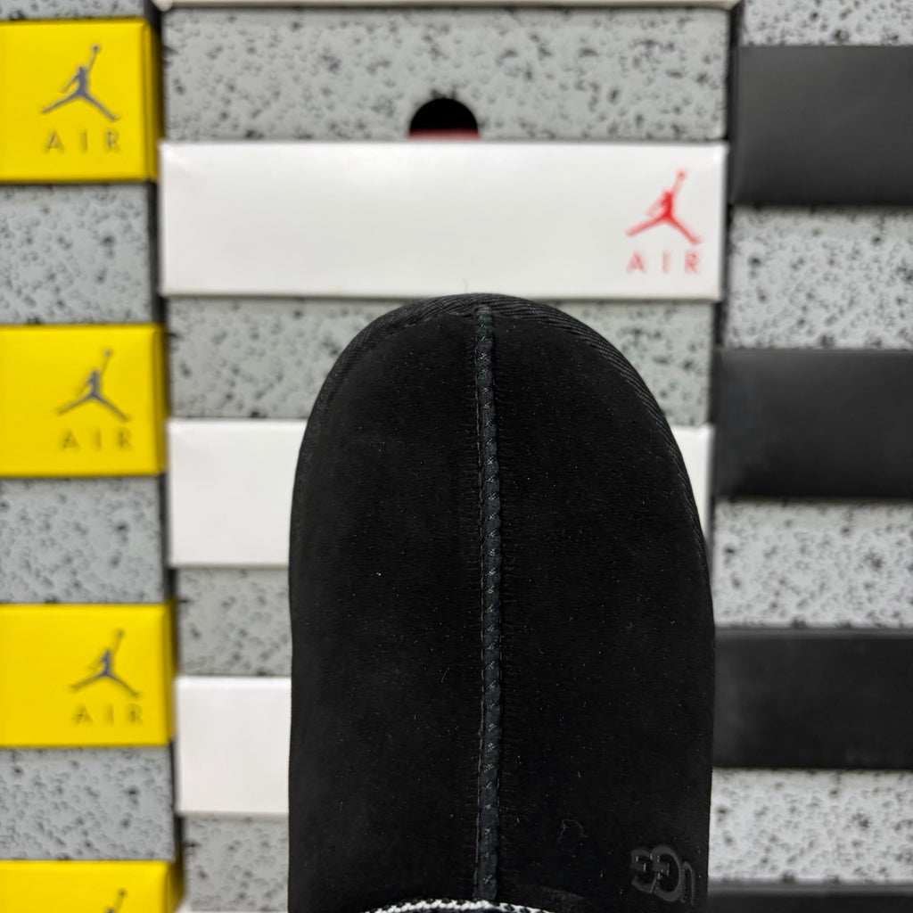Black Slip-On Shoes with Contrast-Stitched Collar