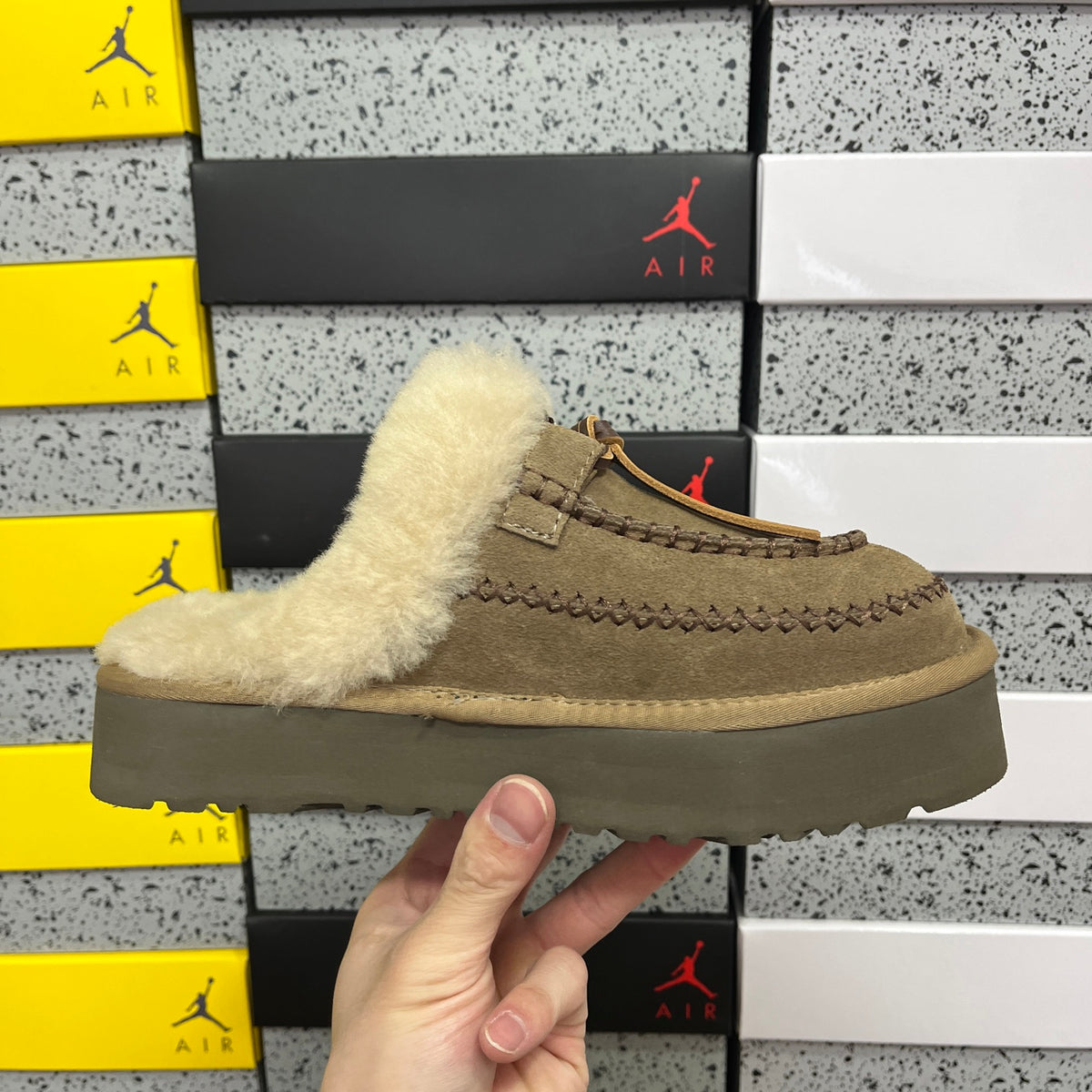 Walnut Brown Moccasin Slippers with Fluffy Collar