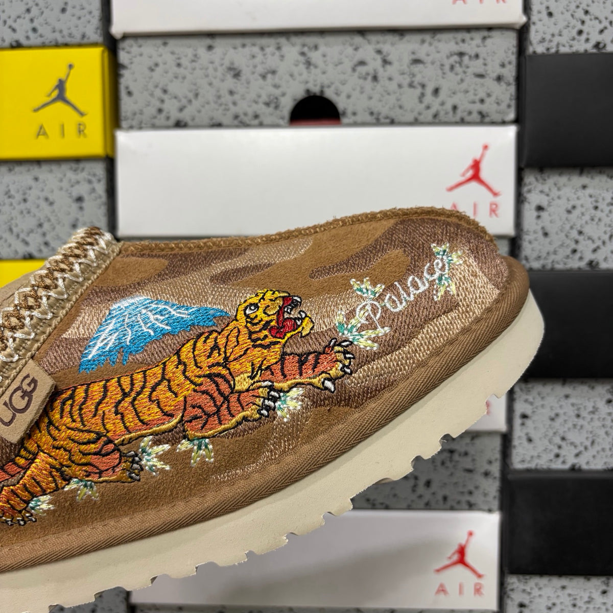 Chestnut Slim-Sole Boots with Dragon & Tiger Embroidery