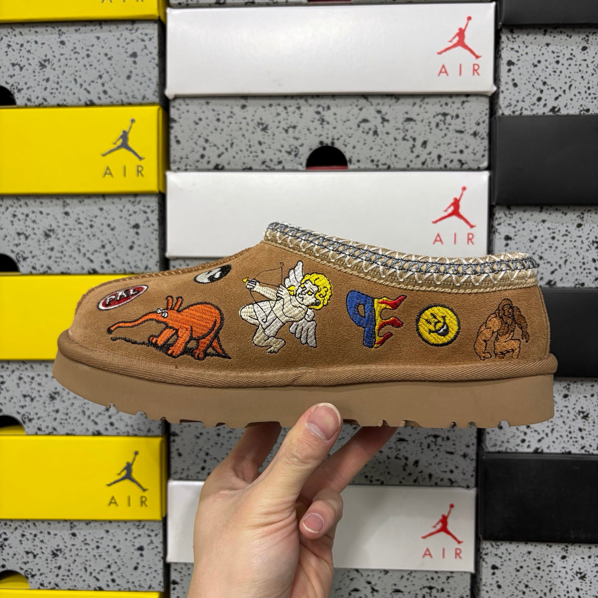 Chestnut Slim-Sole Boots with Cartoon Embroidery