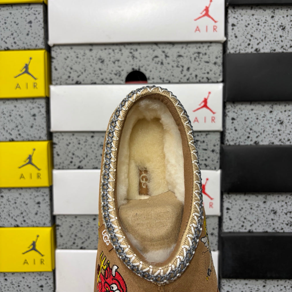 Chestnut Slim-Sole Boots with Cartoon Embroidery
