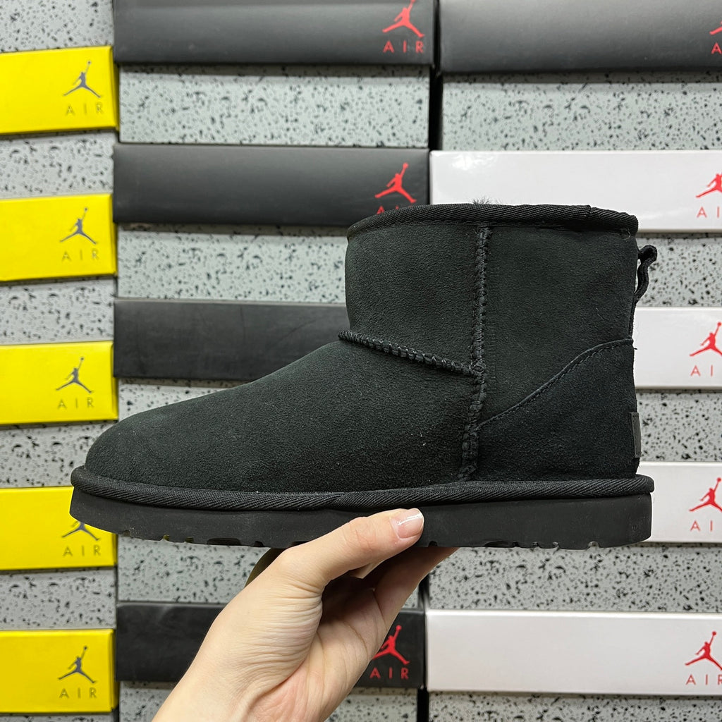 Black Classic Mini Pull-On Boots