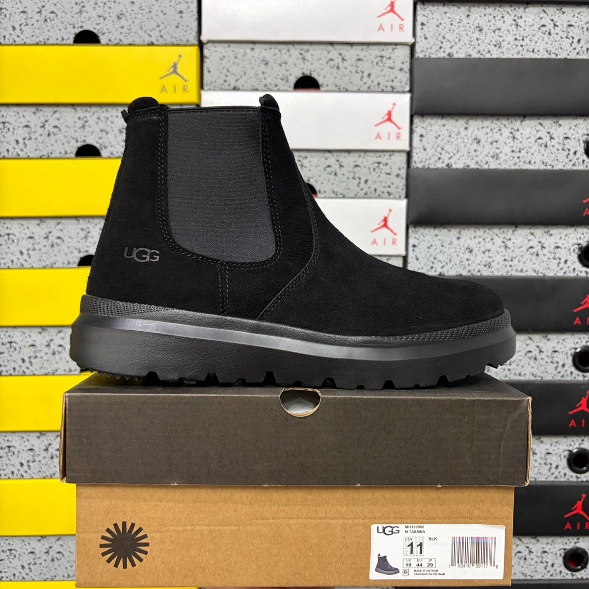 Black Chunky-Sole Chelsea Boots