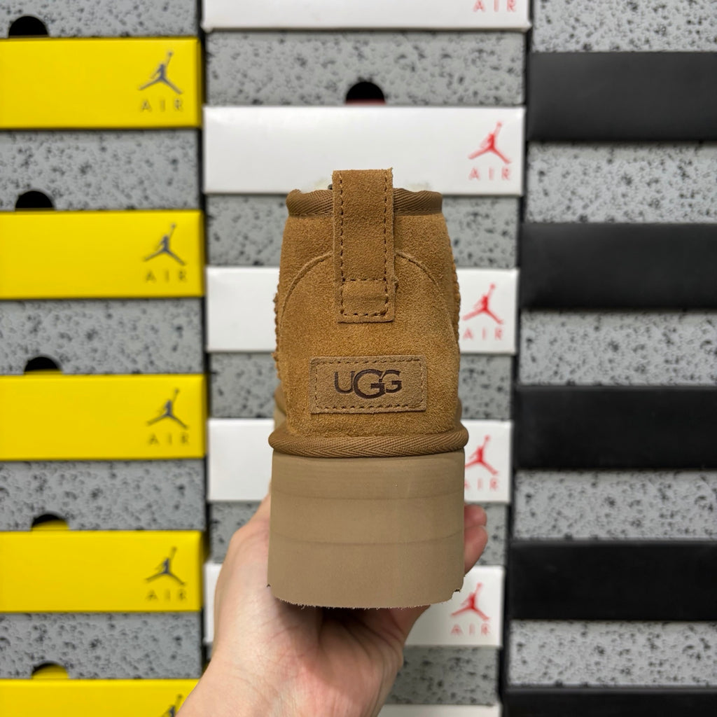 UGG Chestnut Mini Platform Boots – 5 cm Sole