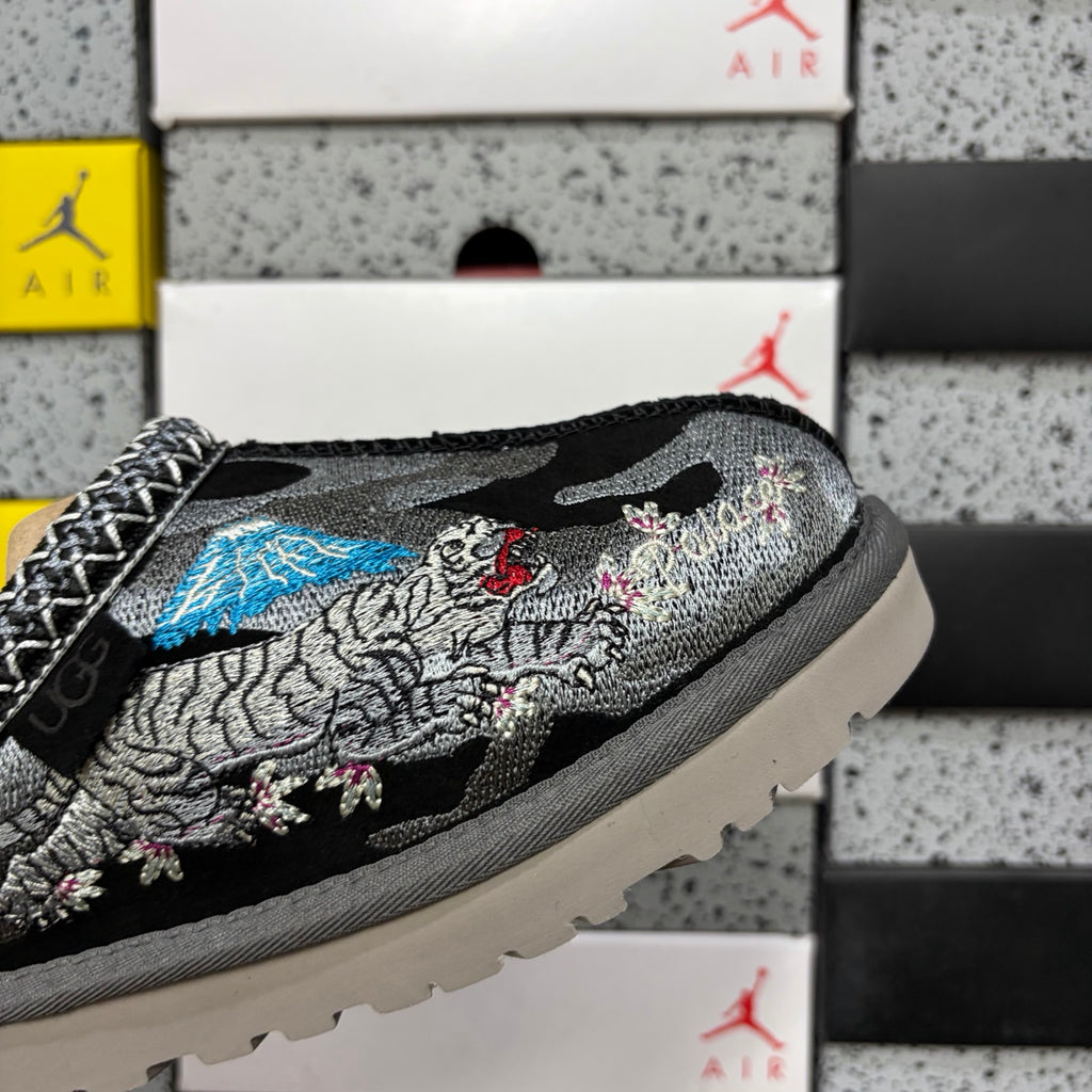 Black Dragon & Tiger Embroidered Slip-On Shoes