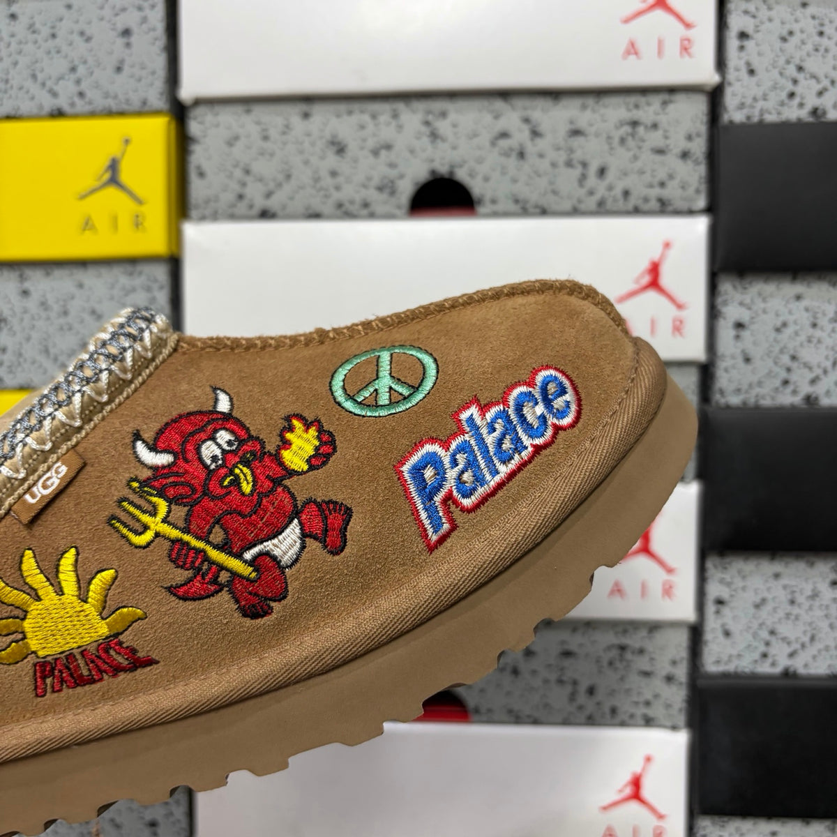 Chestnut Slim-Sole Boots with Cartoon Embroidery