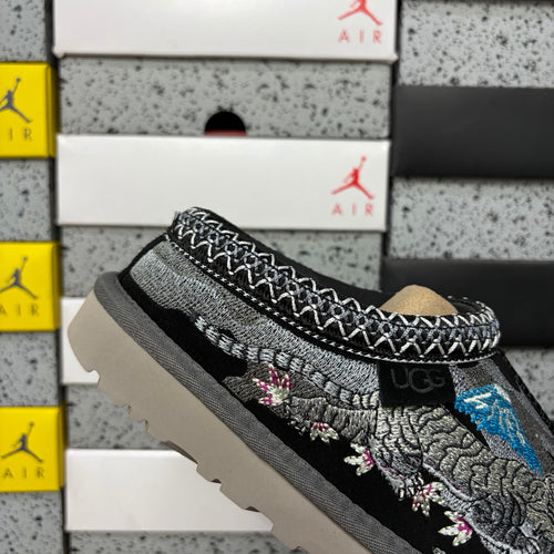 Black Dragon & Tiger Embroidered Slip-On Shoes