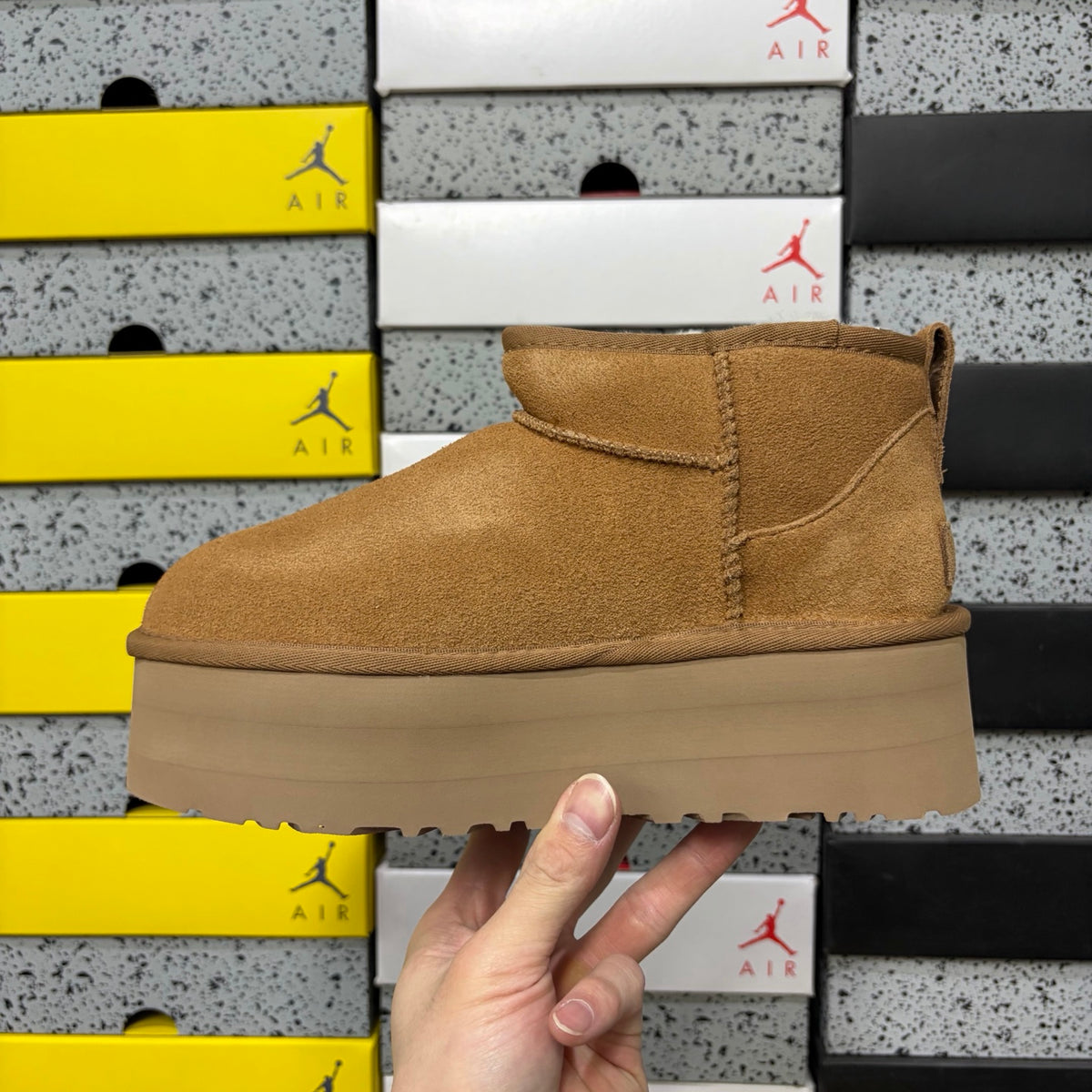 UGG Chestnut Mini Platform Boots – 5 cm Sole